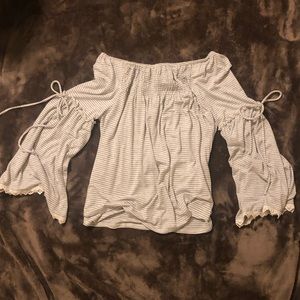 2/ $15 Boho chic off the shoulder ✌🏼